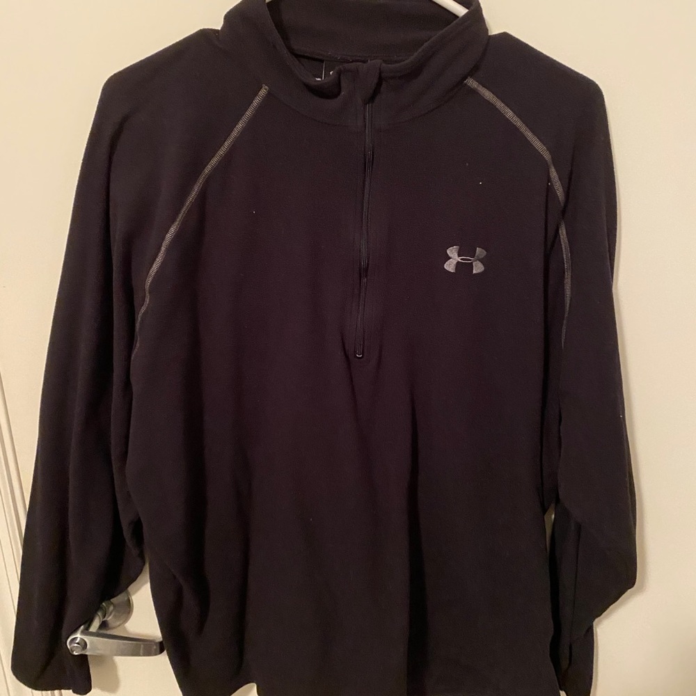 Black Under Armour Pullover